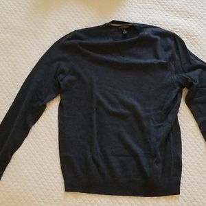 Banana Republic V neck merino sweater